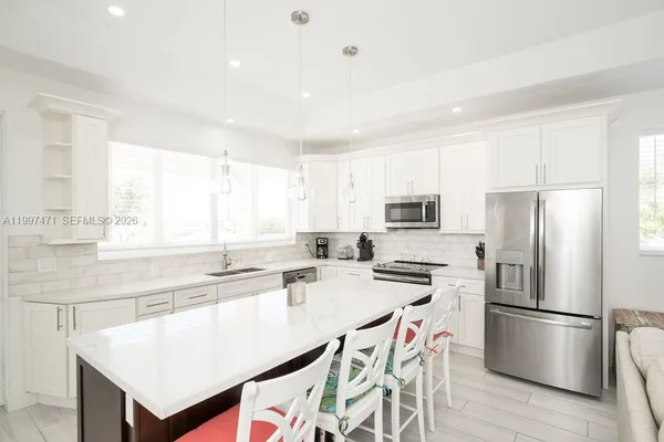 $1,299,900 | 11284 3rd Avenue Ocean, Marathon, FL 33050