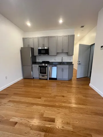 $2,250 | 64 Market Street, Unit 301, Lynn, MA 01901