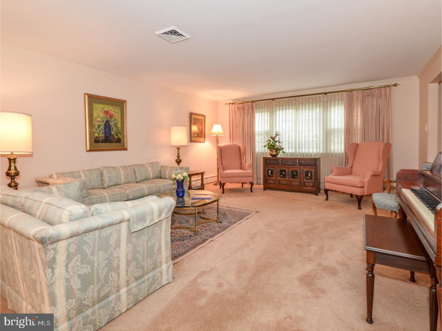 20 Pine Valley Road Doylestown, PA 18901 - Photo 14 of 25 Living Room