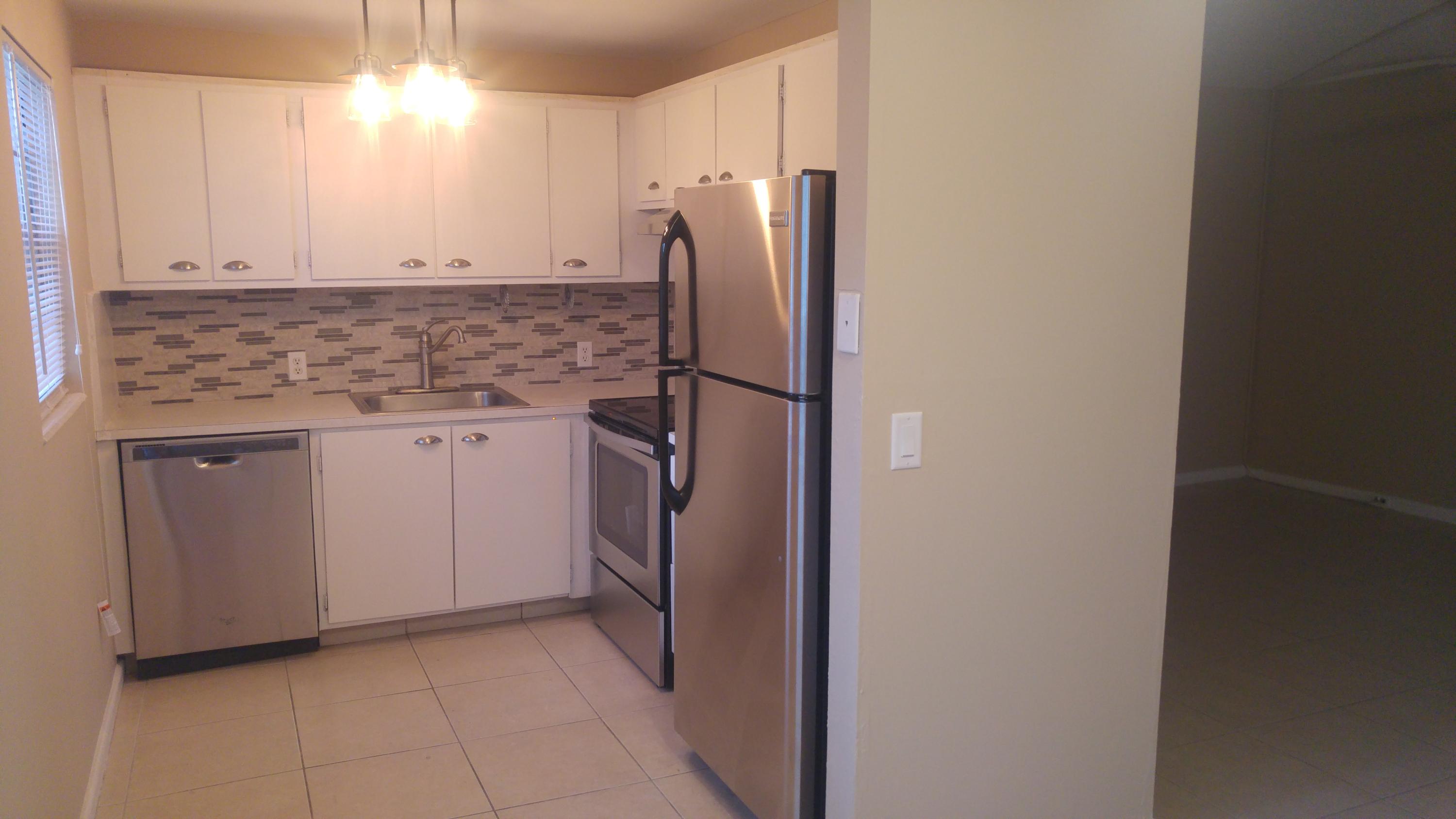383 Fanshaw J, Unit 383 Boca Raton, FL 33434 - Photo 3 of 16 20161106_172538