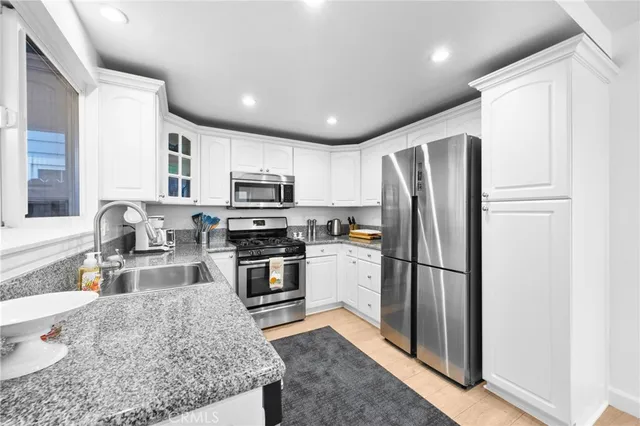 $10,500 | 602 Marguerite Avenue, Corona del Mar, CA 92625