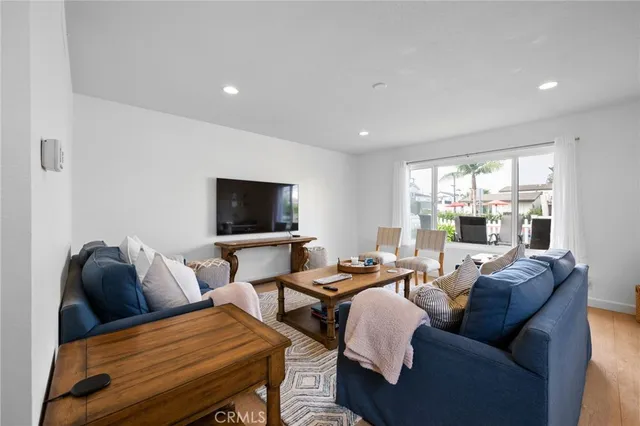 $10,500 | 602 Marguerite Avenue, Corona del Mar, CA 92625