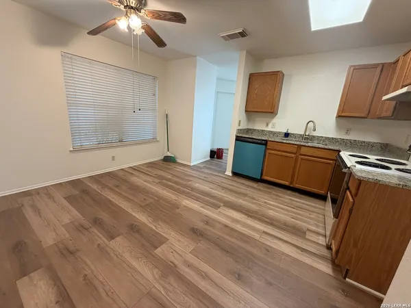 $1,700 | 7643 Chatsworth, San Antonio, TX 78250