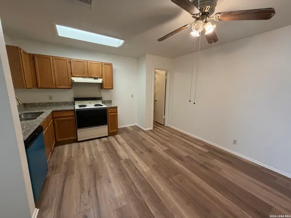 $1,700 | 7643 Chatsworth, San Antonio, TX 78250