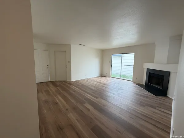 $1,700 | 7643 Chatsworth, San Antonio, TX 78250