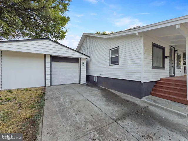 $499,000 | 3806 Oliver Street, Hyattsville, MD 20782