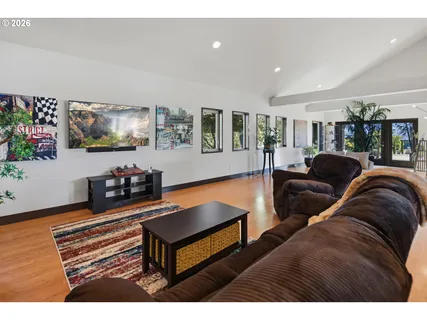 $1,750,000 | 8008 Southeast Evergreen Highway, Vancouver, WA 98664