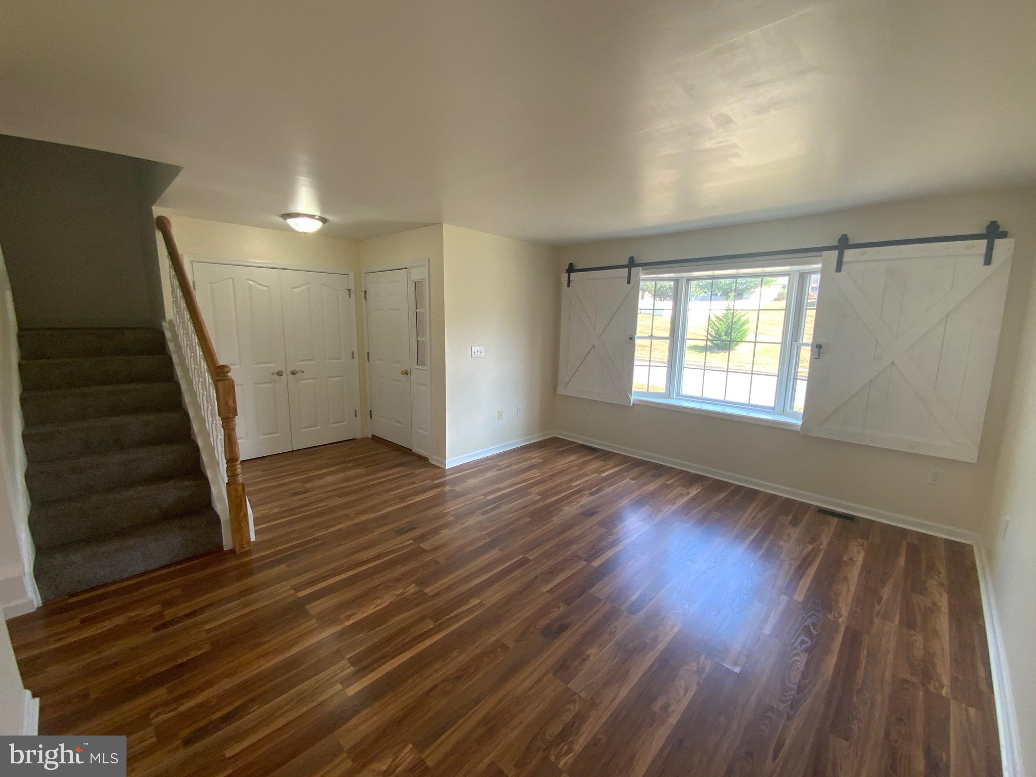 1228 Overlook Road Middletown, PA 17057 - Photo 3 of 23 Living Room