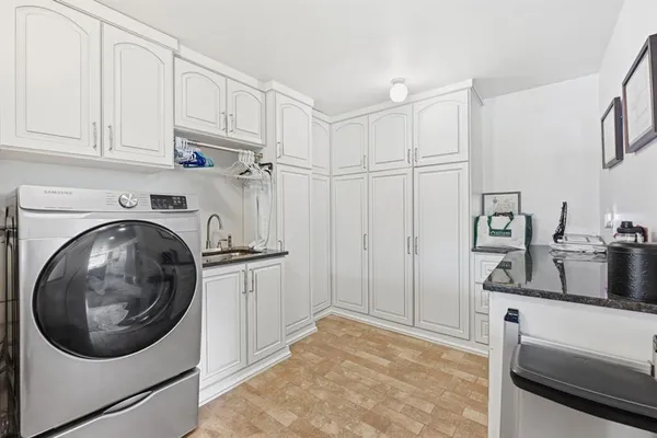 $925,000 | 1055 Wade Lane, Oakmont, PA 15139
