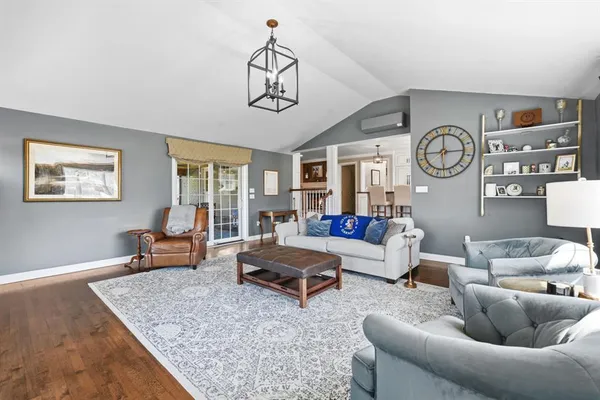 $925,000 | 1055 Wade Lane, Oakmont, PA 15139