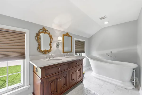 $925,000 | 1055 Wade Lane, Oakmont, PA 15139