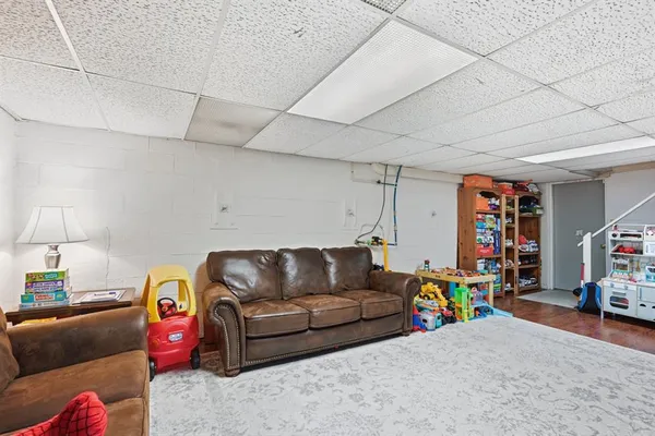 $925,000 | 1055 Wade Lane, Oakmont, PA 15139