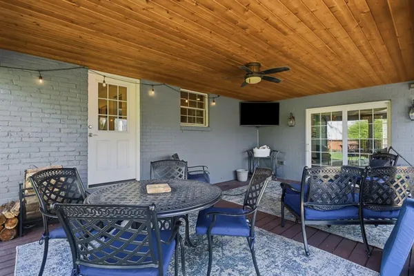$925,000 | 1055 Wade Lane, Oakmont, PA 15139