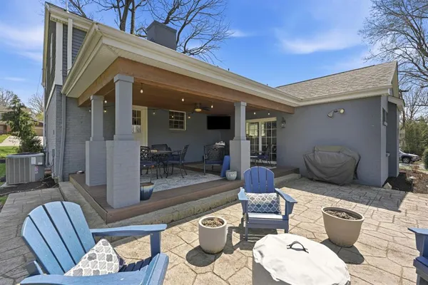 $925,000 | 1055 Wade Lane, Oakmont, PA 15139