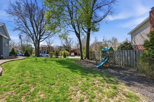 $925,000 | 1055 Wade Lane, Oakmont, PA 15139