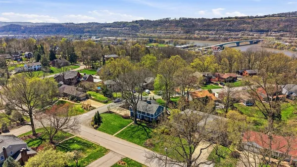 $925,000 | 1055 Wade Lane, Oakmont, PA 15139