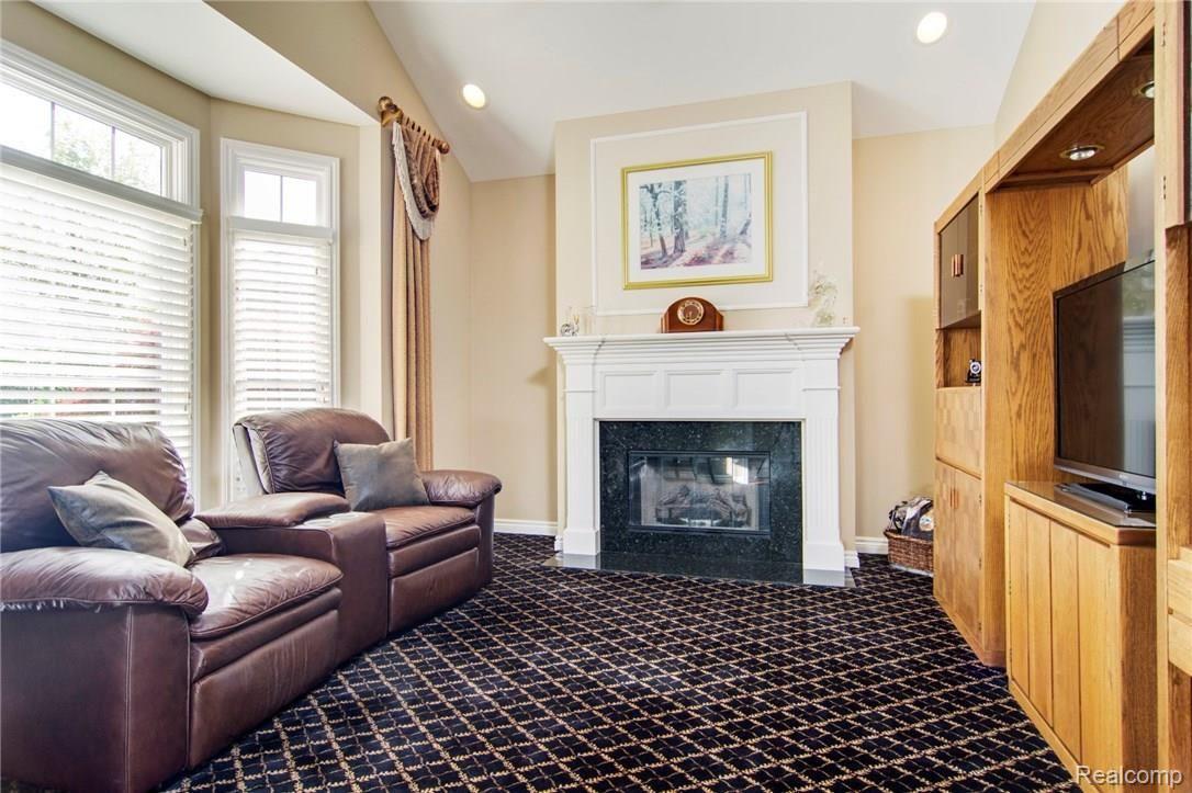 5152 Newport Court Rochester, MI 48306 - Photo 7 of 55 DSC_0543Enfused.jpg