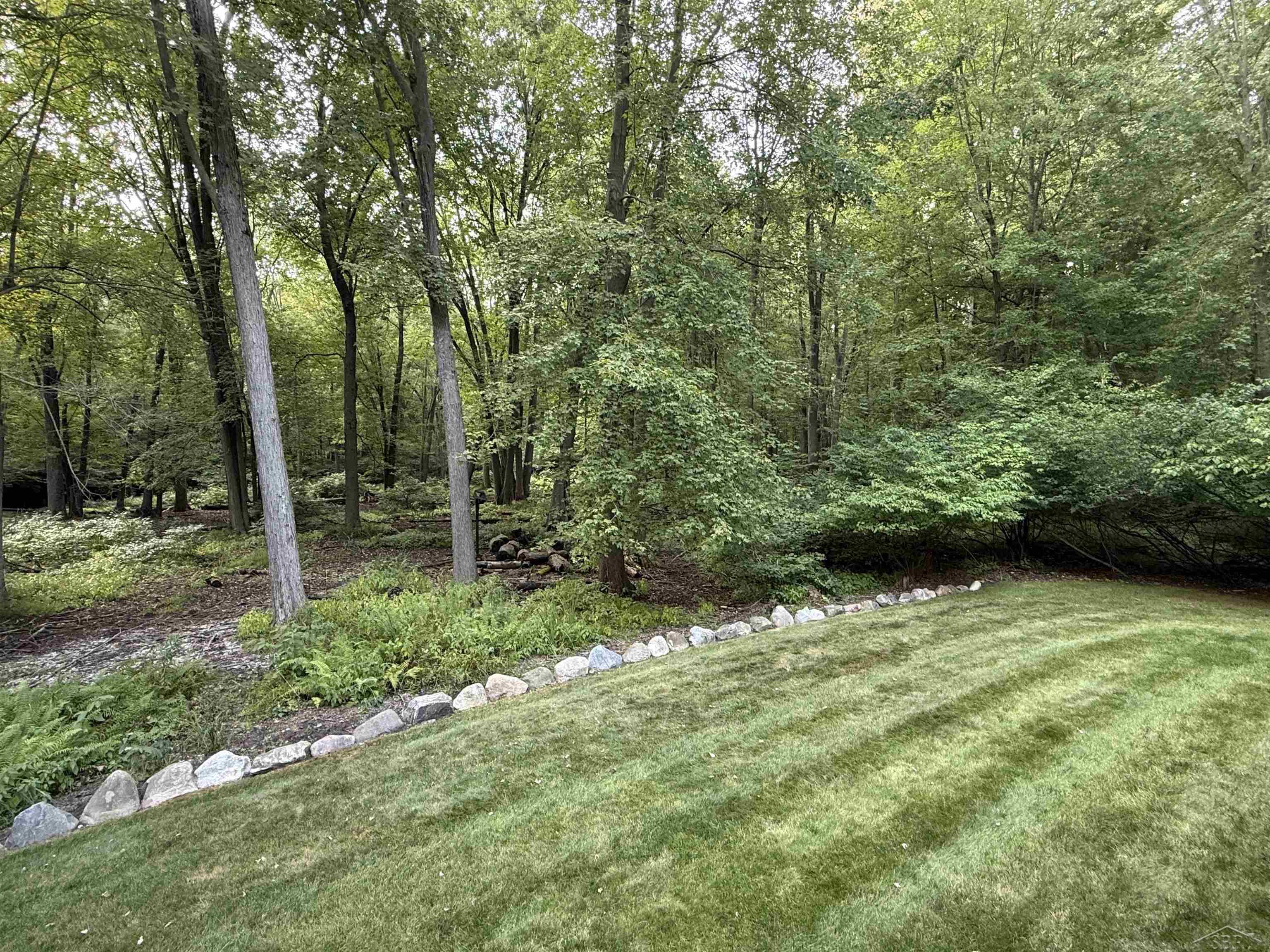 1825 North Miller Road Saginaw, MI 48609 - Photo 40 of 57 50220238-73877cef-c0cf-4589-b7f1-e1ef0d198c58.JPG