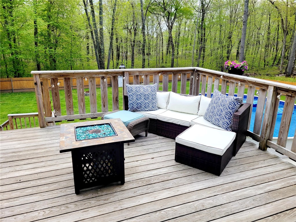 152 Alton Bradford Road Hopkinton, RI 02808 - Photo 3 of 33