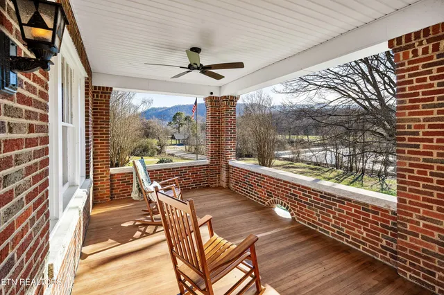 $999,000 | 4537 Old Walland Highway, Walland, TN 37886