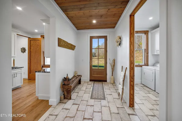 $999,000 | 4537 Old Walland Highway, Walland, TN 37886