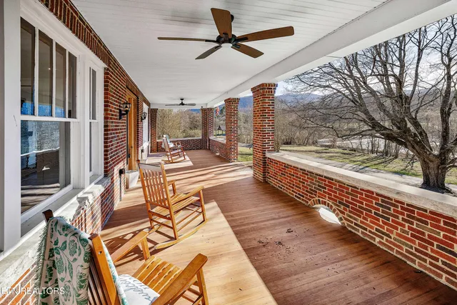 $999,000 | 4537 Old Walland Highway, Walland, TN 37886