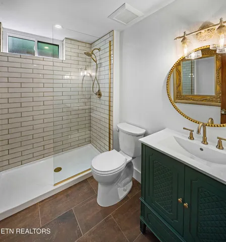 $999,000 | 4537 Old Walland Highway, Walland, TN 37886