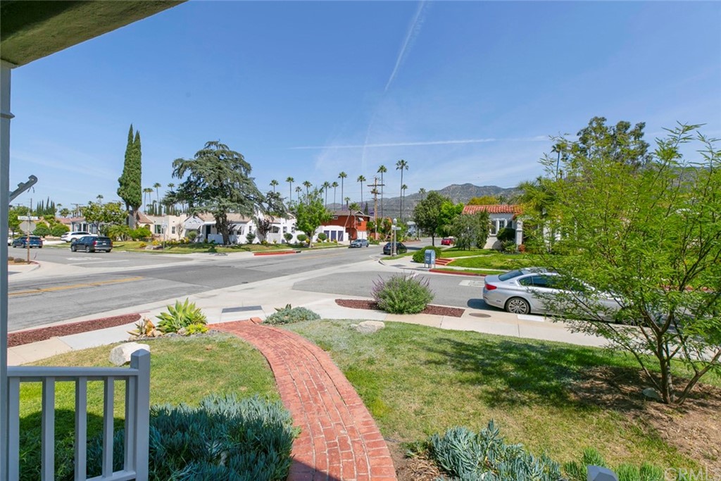 690 Arden Avenue Glendale, CA 91202 - Photo 11 of 70