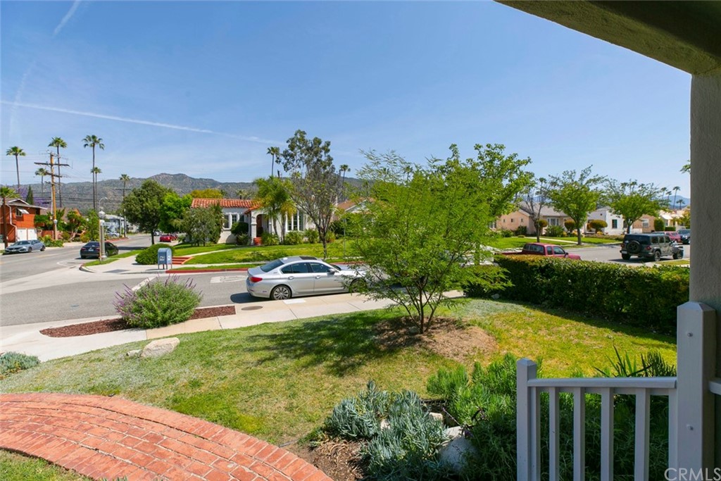 690 Arden Avenue Glendale, CA 91202 - Photo 12 of 70