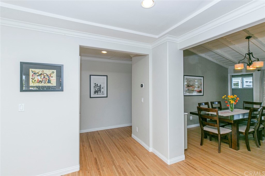 690 Arden Avenue Glendale, CA 91202 - Photo 25 of 70 a workspace room with wooden floor table and chair