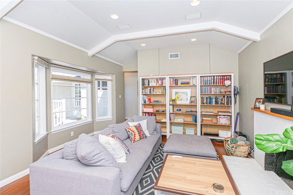690 Arden Avenue Glendale, CA 91202 - Photo 44 of 70 a bed room with a bed and a book shelf