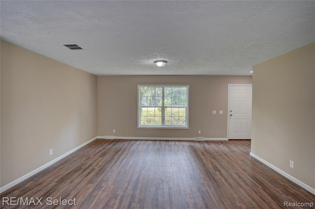 2883 East Shaffer Road Midland, MI 48642 - Photo 20 of 44