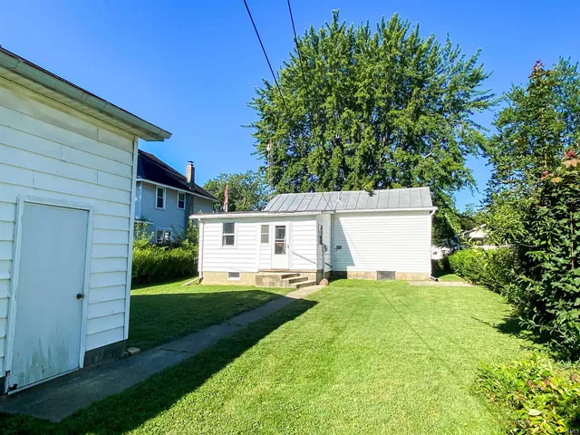 $84,900 | 524 North Oak Street, Winchester, IN 47394