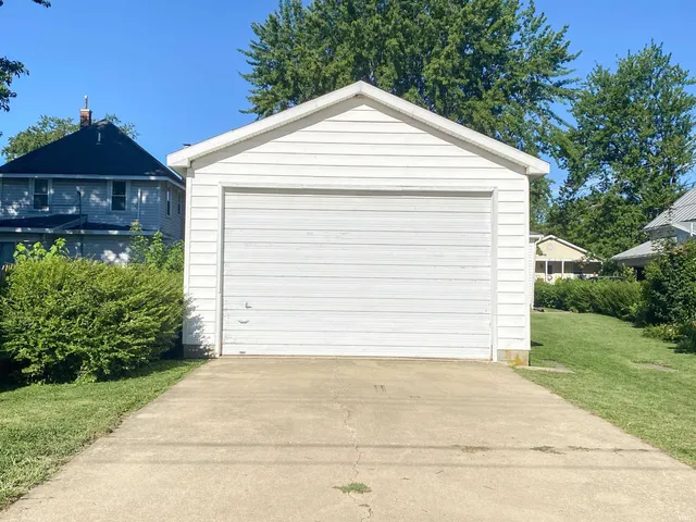 $84,900 | 524 North Oak Street, Winchester, IN 47394