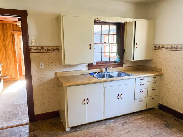 $84,900 | 524 North Oak Street, Winchester, IN 47394