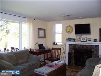 432 Cafferty Road Pipersville, PA 18947 - Photo 5 of 12 Living Room