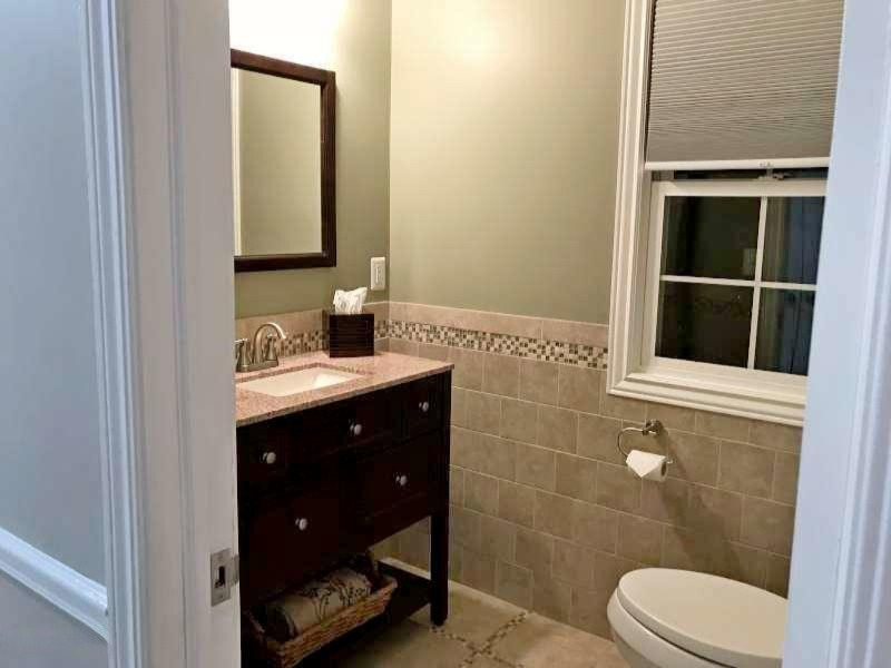1406 Ridge Avenue Muskegon, MI 49441 - Photo 12 of 33 Main Floor Bath 1
