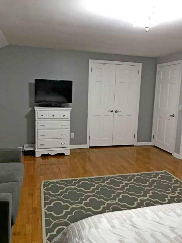 1406 Ridge Avenue Muskegon, MI 49441 - Photo 14 of 33 Master Bedroom 2