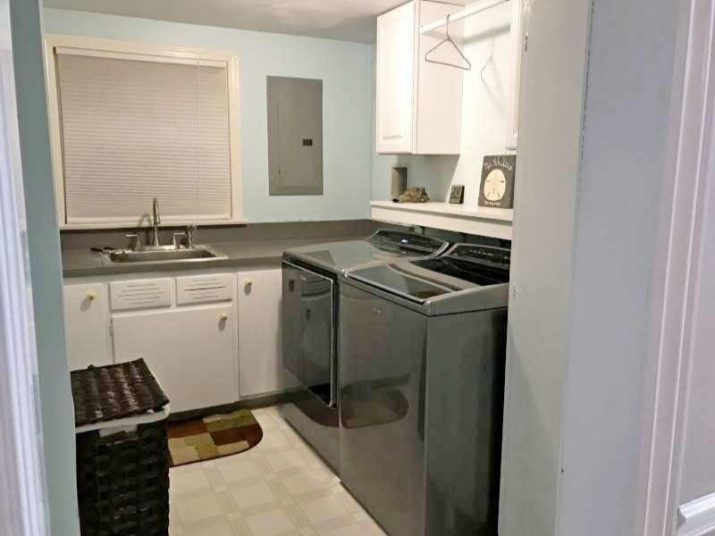 1406 Ridge Avenue Muskegon, MI 49441 - Photo 15 of 33 Laundry Room Main Floor