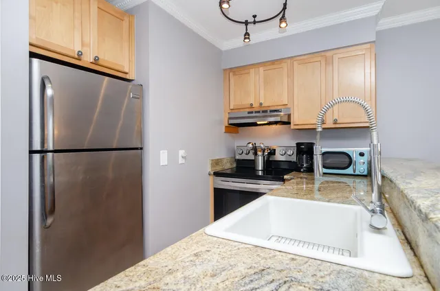 $1,700 | 1618 Canal Drive, Unit C46, Carolina Beach, NC 28428