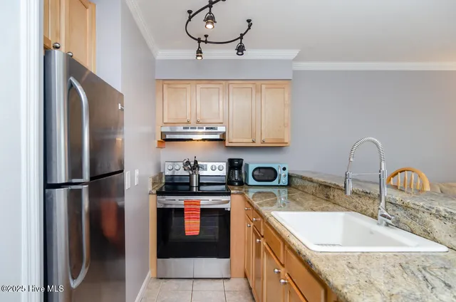 $1,700 | 1618 Canal Drive, Unit C46, Carolina Beach, NC 28428