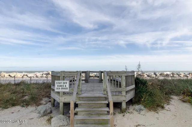 $1,700 | 1618 Canal Drive, Unit C46, Carolina Beach, NC 28428