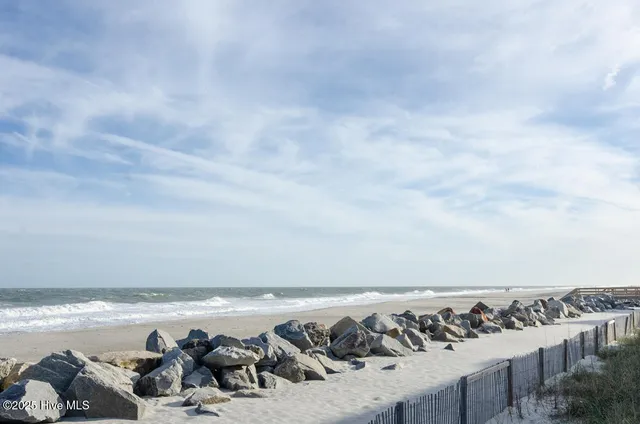 $1,700 | 1618 Canal Drive, Unit C46, Carolina Beach, NC 28428