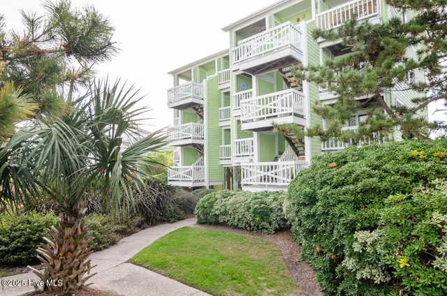 $1,700 | 1618 Canal Drive, Unit C46, Carolina Beach, NC 28428