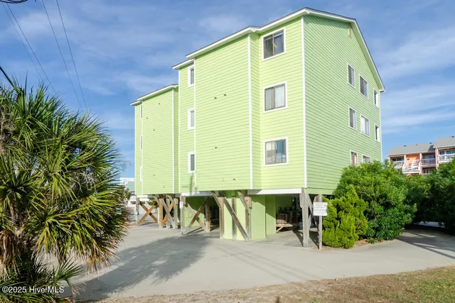 $1,700 | 1618 Canal Drive, Unit C46, Carolina Beach, NC 28428