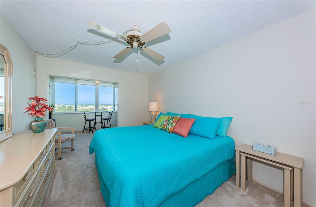 4725 Cove Circle, Unit 808 St. Petersburg, FL 33708 - Photo 23 of 47