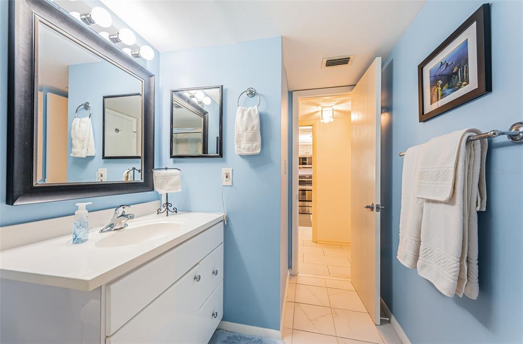 4725 Cove Circle, Unit 808 St. Petersburg, FL 33708 - Photo 27 of 47