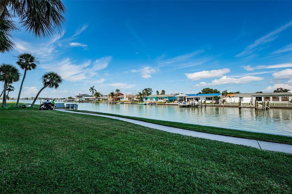 4725 Cove Circle, Unit 808 St. Petersburg, FL 33708 - Photo 34 of 47