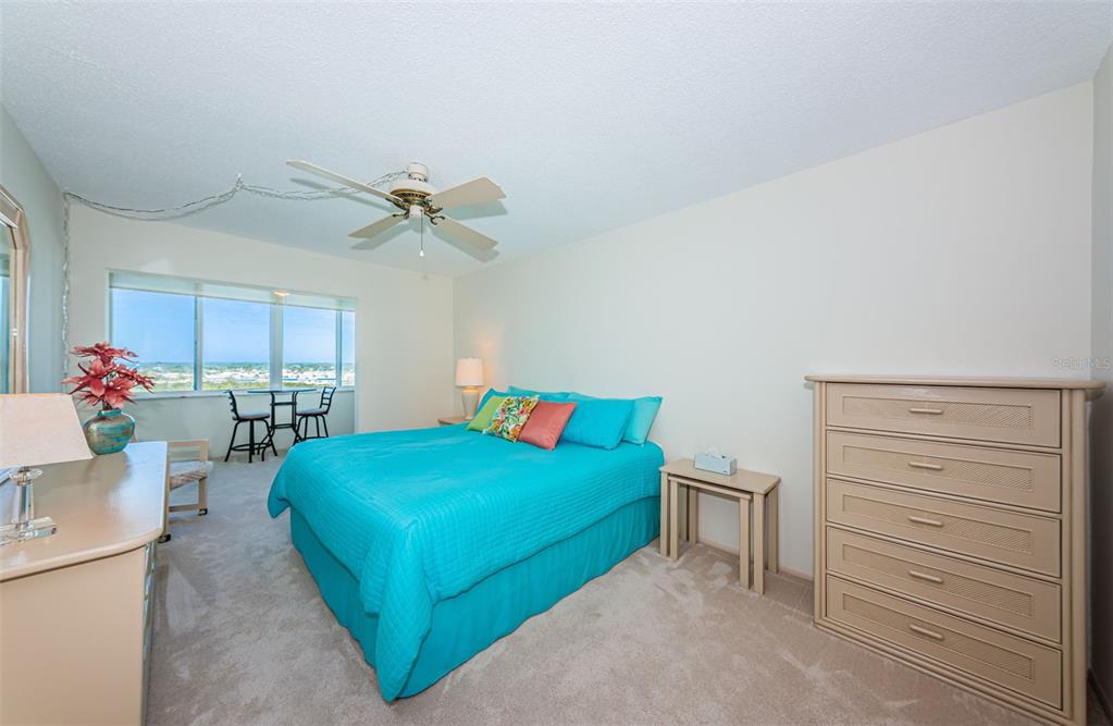 4725 Cove Circle, Unit 808 St. Petersburg, FL 33708 - Photo 5 of 47