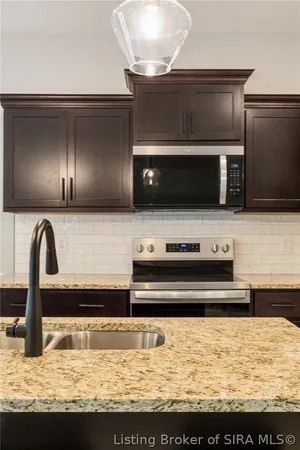 $305,900 | 3202 Asher Way, Unit 129, Jeffersonville, IN 47130